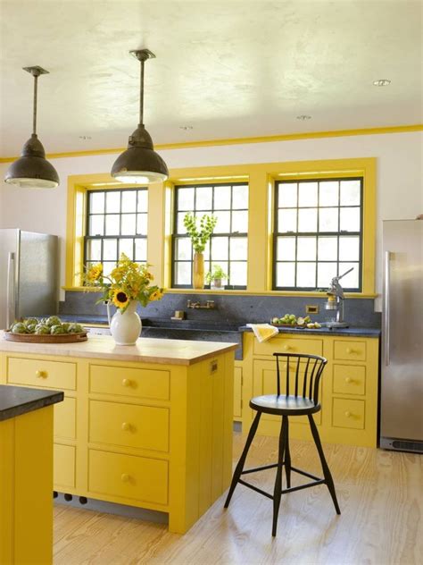 31 Nice Yellow Kitchen Decor Ideas For This Summer - SWEETYHOMEE