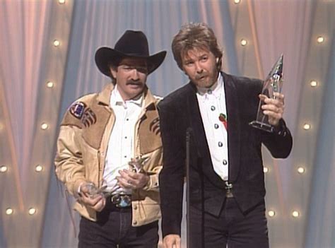 Brooks and Dunn | Vocal Duo of the Year Speech | CMA Awards 1992 | Who ...