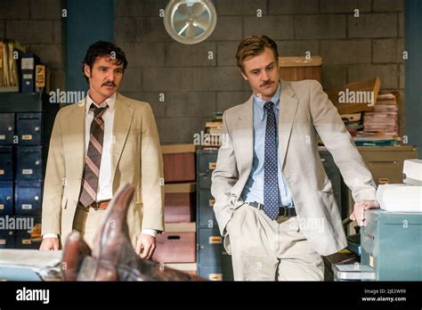 PEDRO PASCAL, BOYD HOLBROOK, NARCOS, 2015 Stock Photo - Alamy