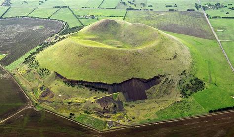 100 Dormant Volcanoes discovered between Melbourne and Mt Gambier in Australia | Cassiopaea Forum