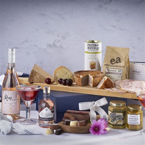 The best Christmas hampers in 2021 - All Things Christmas - Christmas.co.uk