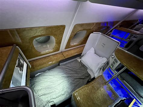 Emirates Business Class Review 2024 - Rowe Wanids