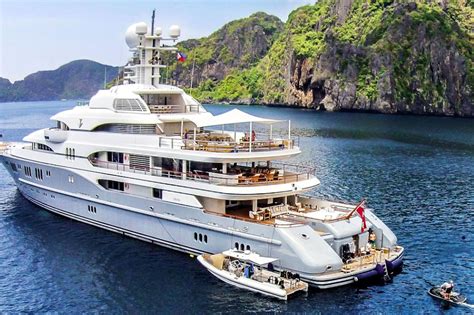 7 largest superyachts at the Fort Lauderdale International Boat Show - Curbed Miami