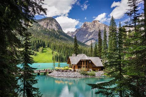 Restaurants & Fine Dining in Field, British Columbia & Yoho National Park