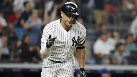 Giancarlo Stanton injury update: Yankees slugger (quad) not starting ...