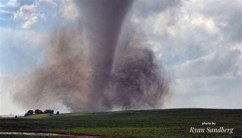 Jon Davies Severe Weather Notes: EF4 tornado in Minnesota on July 8, 2020 - a rather subtle ...