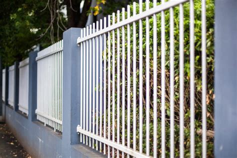 Pricing Guide: How Much Does an Aluminum Fence Cost? - Lawnstarter