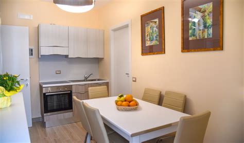 Sorrento centre accommodation | Rooms - English Inn