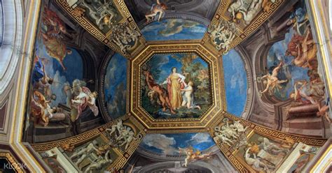 Vatican Museums and Sistine Chapel Ticket with Escorted Entry in Rome