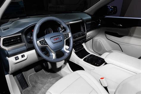 2020 Acadia Interior Adds Space Thanks To New Digital Shifter | GM Authority