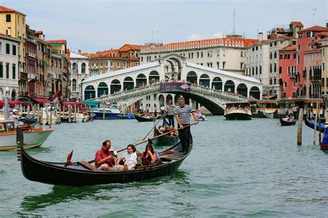 Things to Know about Gondola Rides in Venice Italy