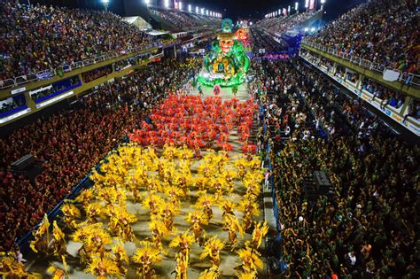 Rio de Janeiro : 2025 billets pour le défilé du carnaval au Sambadrome | GetYourGuide