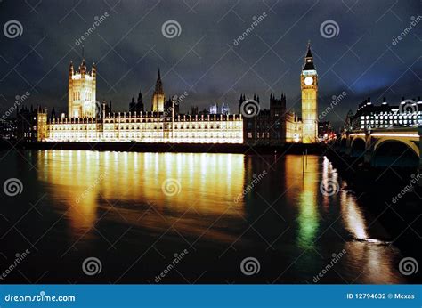 London, Houses Of Parliament At Night Editorial Photography - Image ...