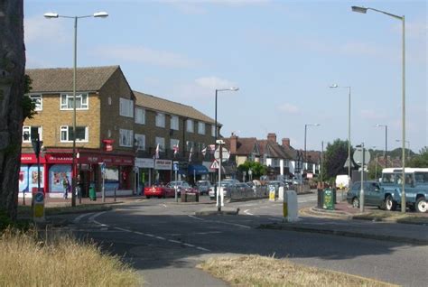 Ashtead © Ben Gamble cc-by-sa/2.0 :: Geograph Britain and Ireland