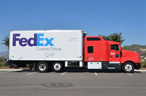 FEDEX CUSTOM CRITICAL - KENWORTH BOX TRUCK | Kenworth trucks, Trucks, Kenworth