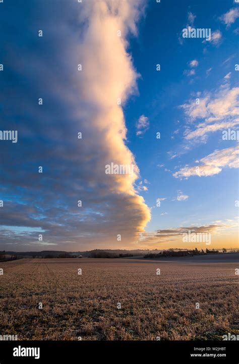 Cold weather front cloud hi-res stock photography and images - Alamy