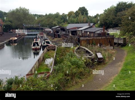 WEST MIDLANDS; DUDLEY; DUDLEY CANAL BASIN Stock Photo - Alamy