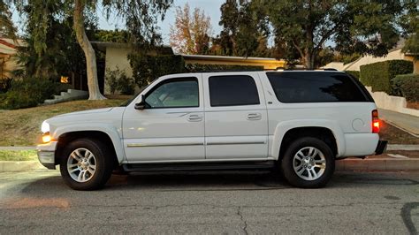 2003 Suburban with 2018 Suburban wheels. : Autos