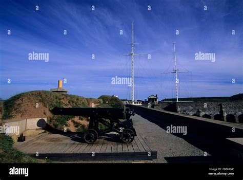 CANADA, NOVA SCOTIA, HALIFAX, CITADEL, CANNON Stock Photo - Alamy