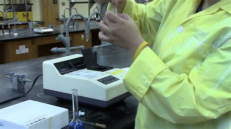 USE OF SPECTROPHOTOMETER - YouTube