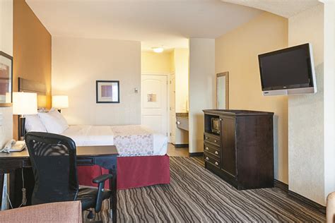 La Quinta Inn & Suites by Wyndham Slidell North Shore | Slidell, LA Hotels