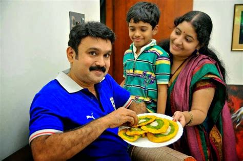 Sudheesh With Family Exclusive Photos - Videospot