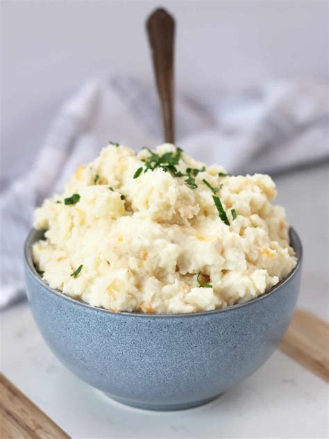 Cheesy Garlic Mashed Potatoes - Bite On The Side