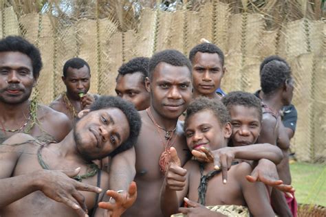 Papua New Guinea People - Papua New Guinea Eastern Highlands tribes ...