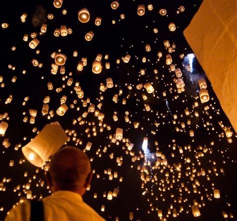 Paper Lantern Festival! Definitely want to see this with my own eyes ...