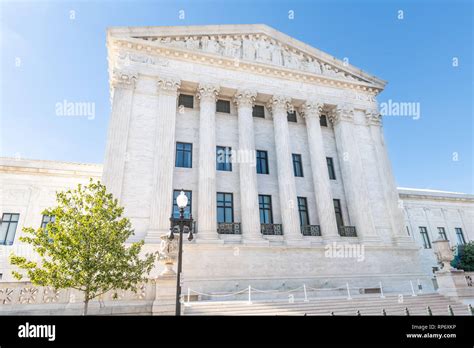 Washington DC, USA Exterior facade of Supreme Court building ...