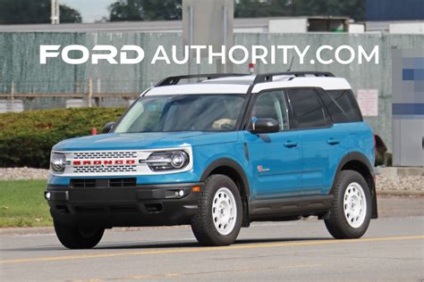 2023 Ford Bronco Sport Heritage Limited In Peak Blue: Gallery