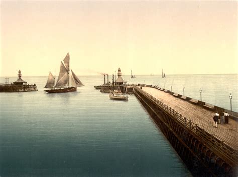 Lowestoft Pier Head 9