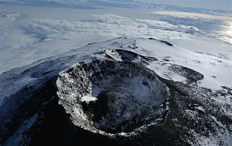 Volcanoes in Antarctica, Fury of Fire Beneath the Ice - readnlove