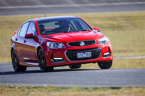 2017 VF Holden Commodore Review, Price & Features