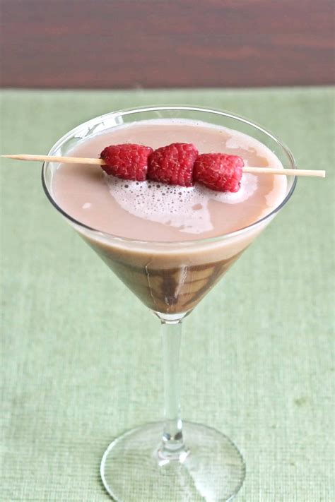 Decadent Chocolate Raspberry Martini – Mix That Drink