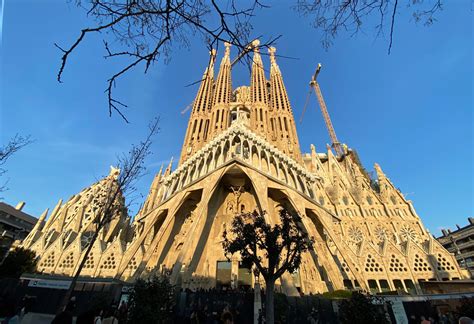 25 Famous Monuments of Barcelona - Spain's Top Architectural Gems ...