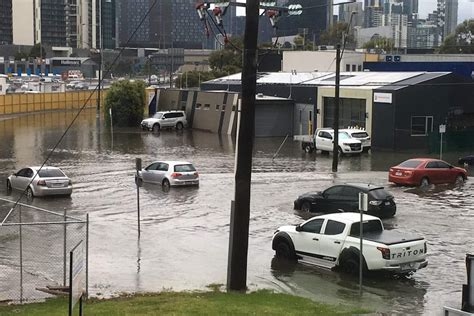 Victoria's freak floods prompt 1,400 calls for help, more storms hit ...