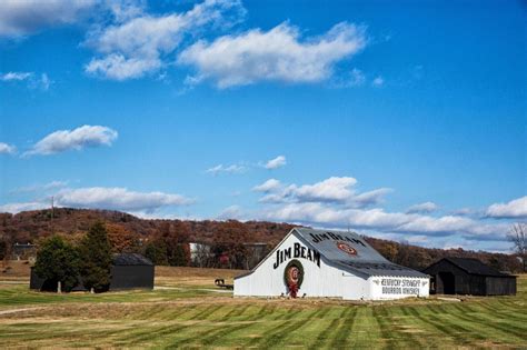 Best Distilleries to Visit on the Kentucky Bourbon Trail | Earth Trekkers