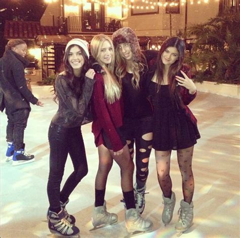 Kylie Jenner Twitter, Kylie Jenner Photos, Ice Skating Outfit, Skating ...