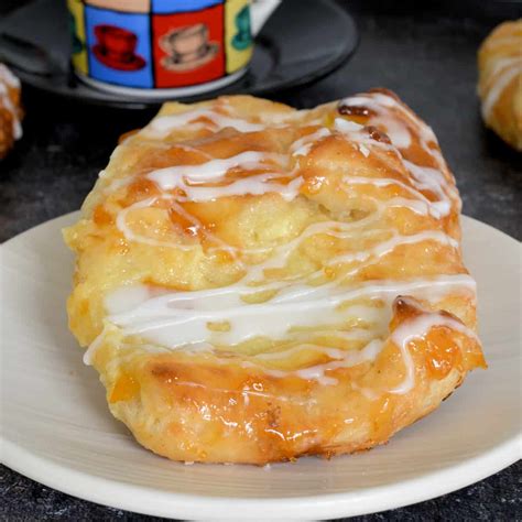 Glazed Cheese Danish - Baking Sense®