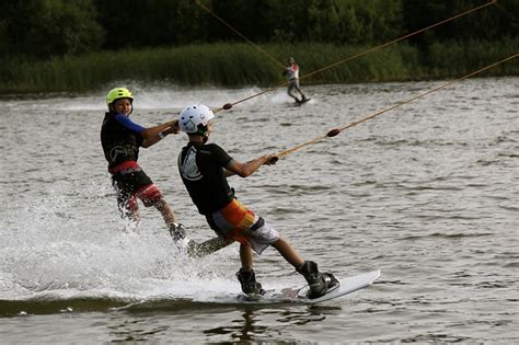 A Beginners Guide to Water Skis & Water Skiing - Ski Pro Guru