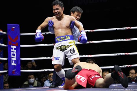 Manny Pacquiao toys with DK Yoo in dominant exhibition win