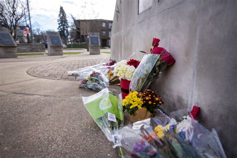 City to remove temporary Waukesha parade memorial - WPR