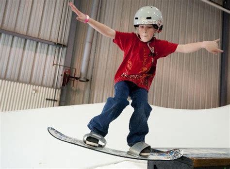 Indoor snowboarding, skateboarding park open for riders in Fenton ...