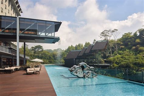 6 Fakta Gaia Hotel Bandung - Bolu Susu Lembang