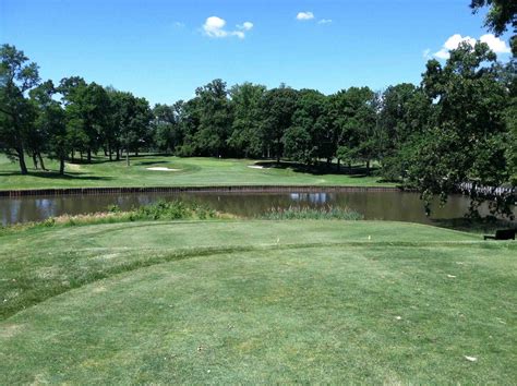 #8 Par three on the Inner Nine at Sparrows Point Country Club, Baltimore, Maryland : golf