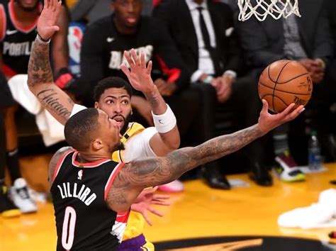 Trail Blazers' Damian Lillard Reacts To Lakers Trade Rumors