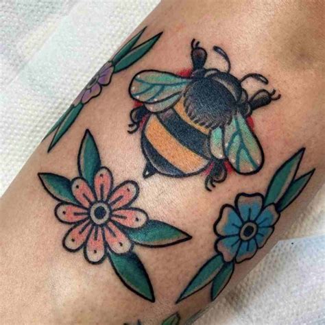 Buzzing & Fun - Bee Tattoo Ideas By Tattoo Designers - Tattoo Stylist