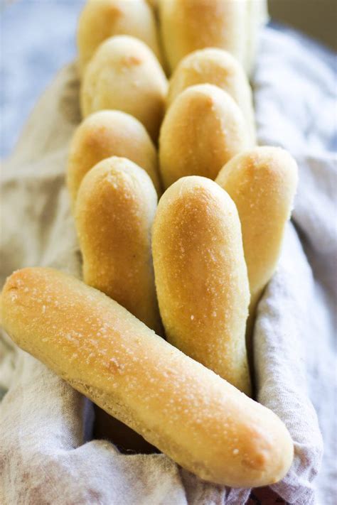 Make delicious Olive Garden breadsticks right in your own kitchen with ...