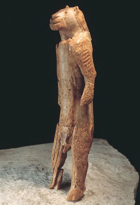 Löwenmensch / Lion Man of Hohlenstein Stadel, ca. 40.000 BCE : r/museum